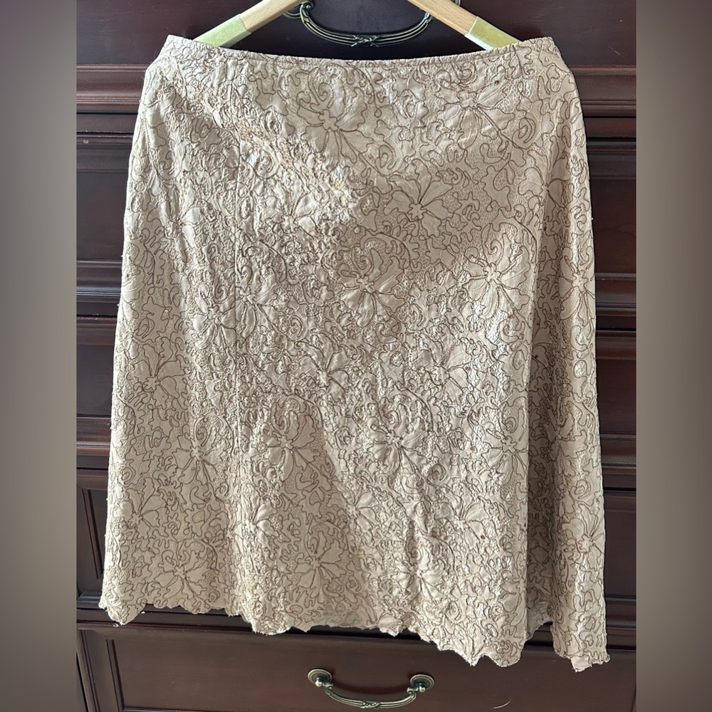 EUC Lafayette148 Silk and Nylon skirt - Size 14